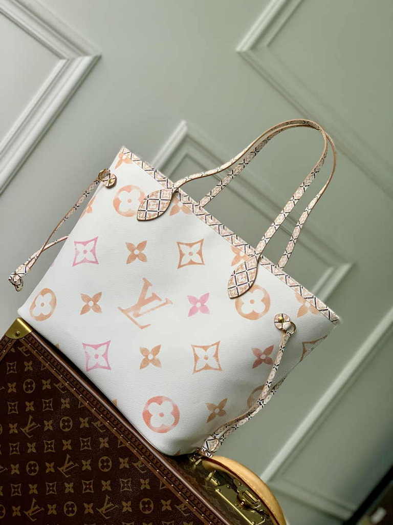 Louis Vuitton M22978 Neverfull MM Tote Bag Beige