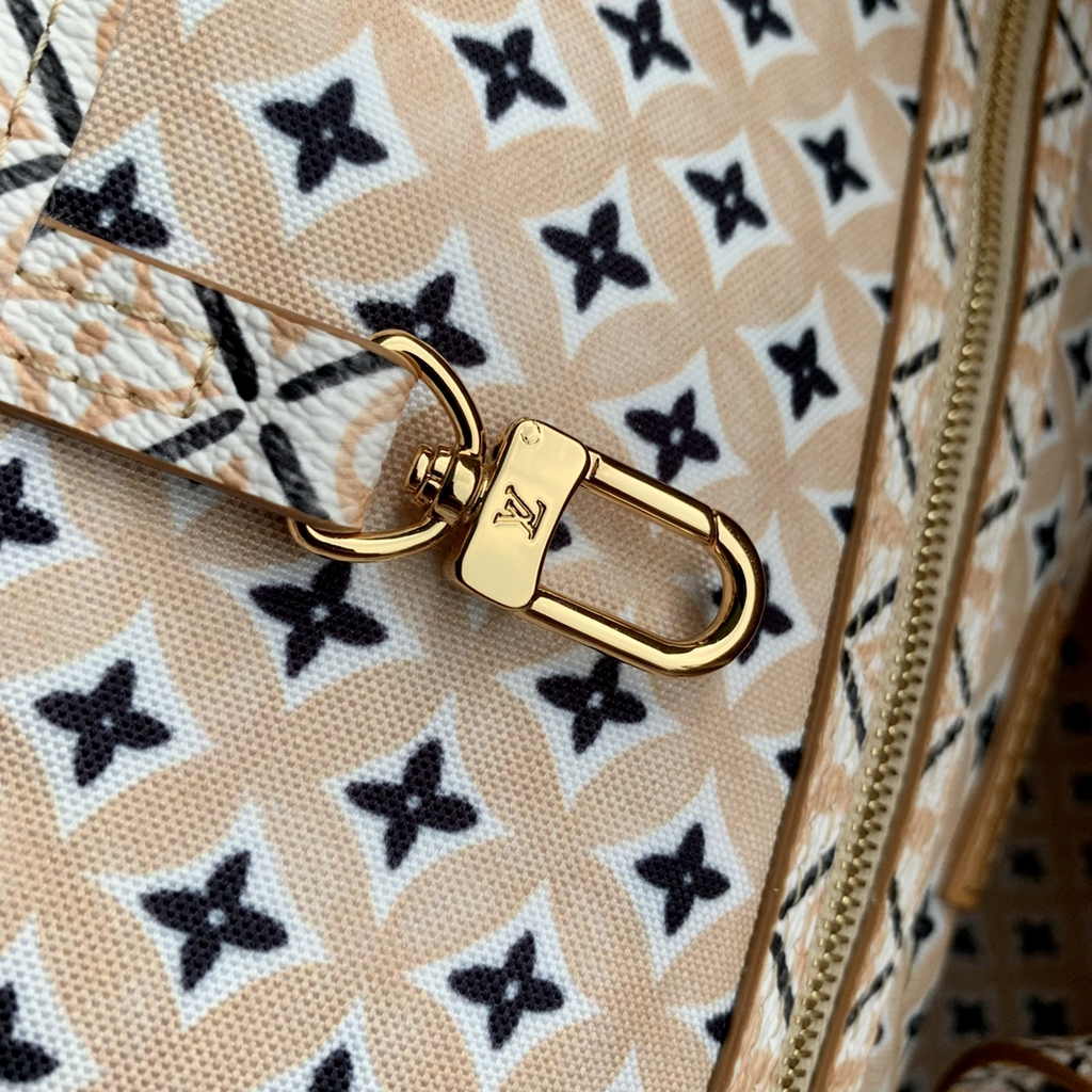 Louis Vuitton M22978 Neverfull MM Tote Bag Beige