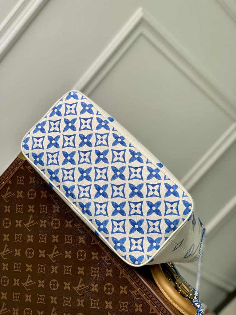 Louis Vuitton M22979 Neverfull MM Tote Bag Blue