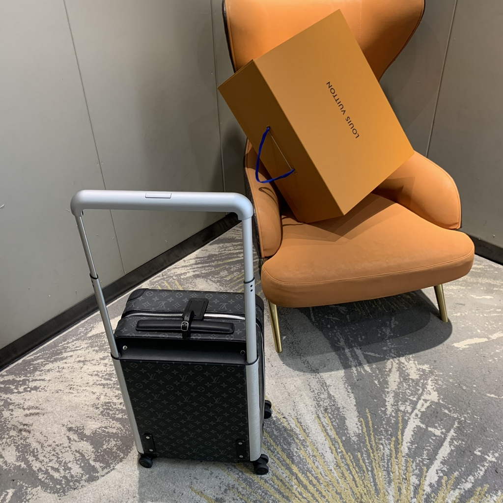 Louis Vuitton M23002 HORIZON 55 Monogram Eclipse