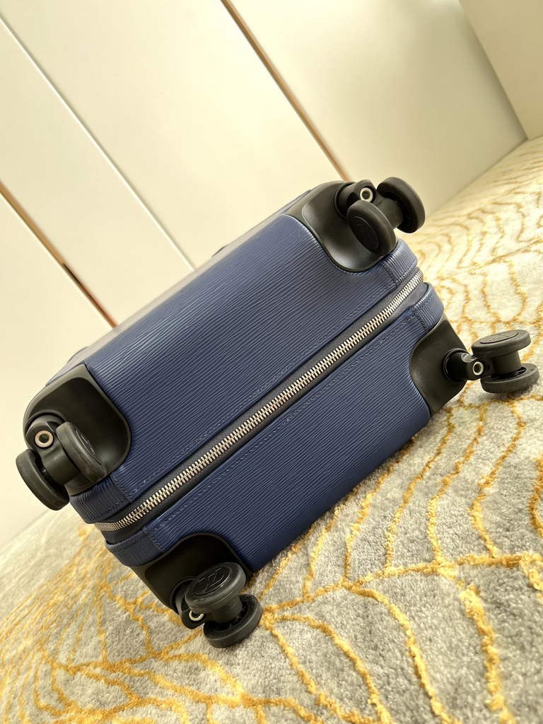 Louis Vuitton M23233 HORIZON 55 Epi Leather Blue
