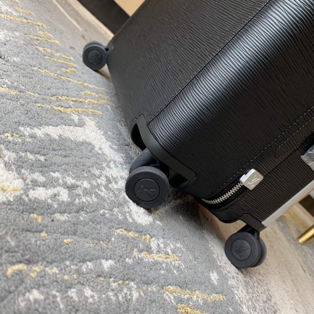 Louis Vuitton M23233 HORIZON 55 Epi Leather