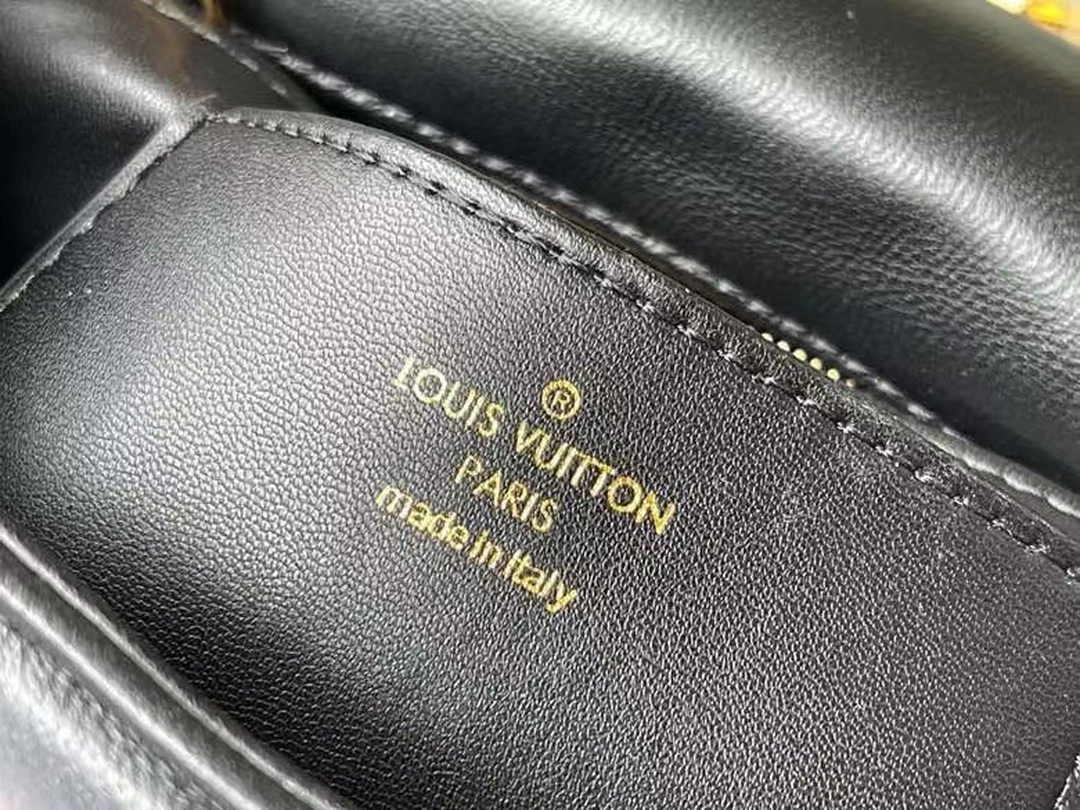 Louis Vuitton M23569 GO-14 MM Malletage Shoulder Bag Black Lambskin