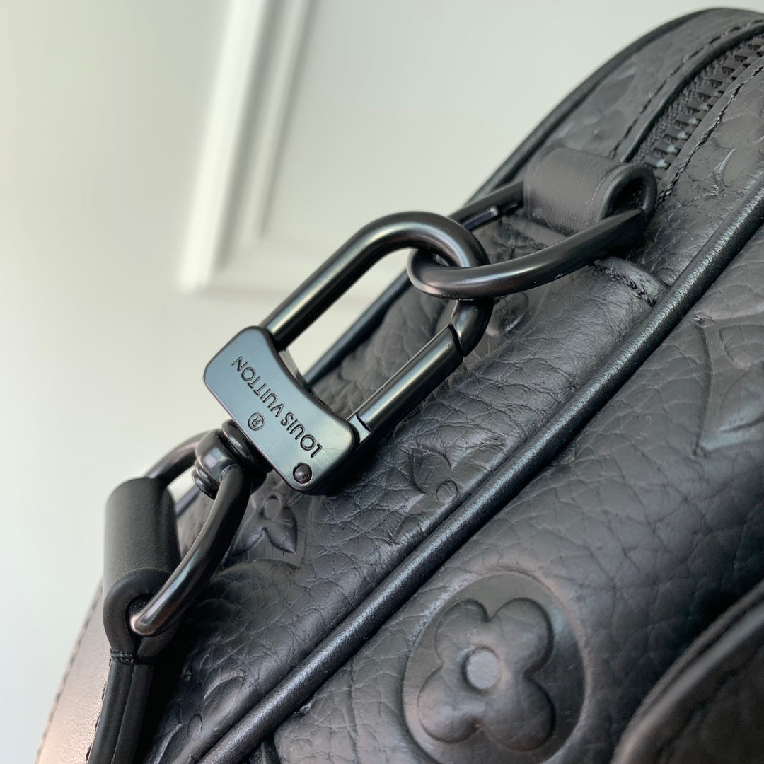 Louis Vuitton M23742 Steamer Messenger Black leather