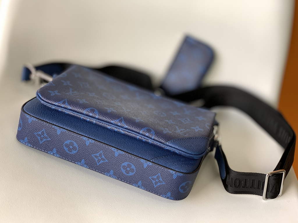 Louis Vuitton M30848 Trio Messenger Monogram Canvas