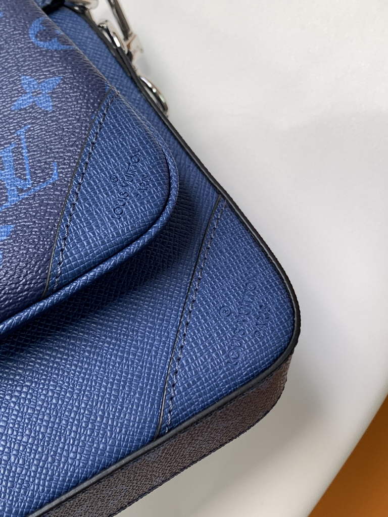 Louis Vuitton M30848 Trio Messenger Monogram Canvas