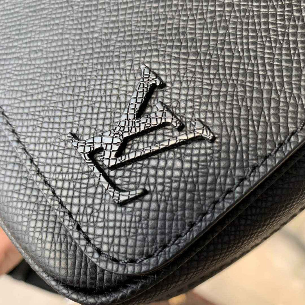 Louis Vuitton M30850 District PM Taiga Leather Bag Black