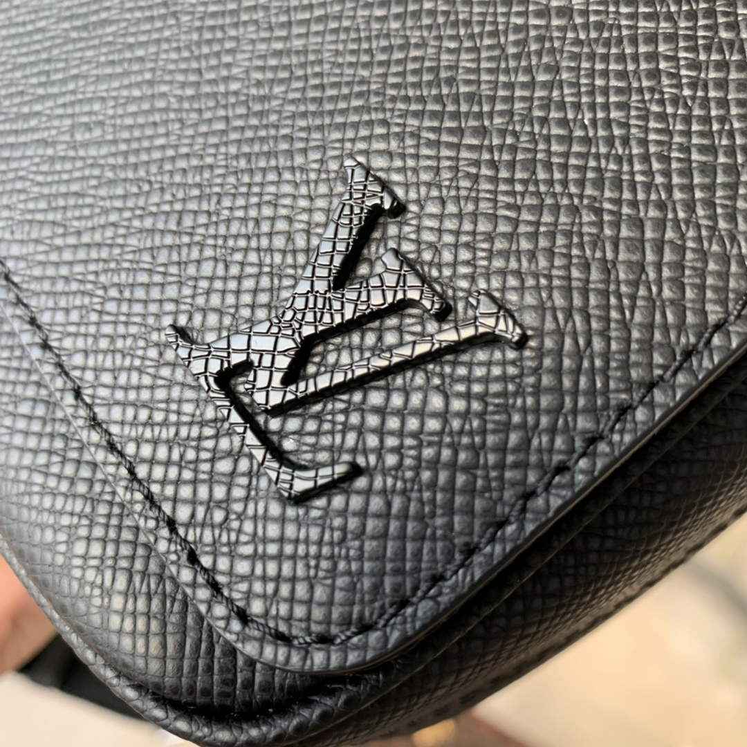 Louis Vuitton M30850 District PM Taiga Leather Bag Black