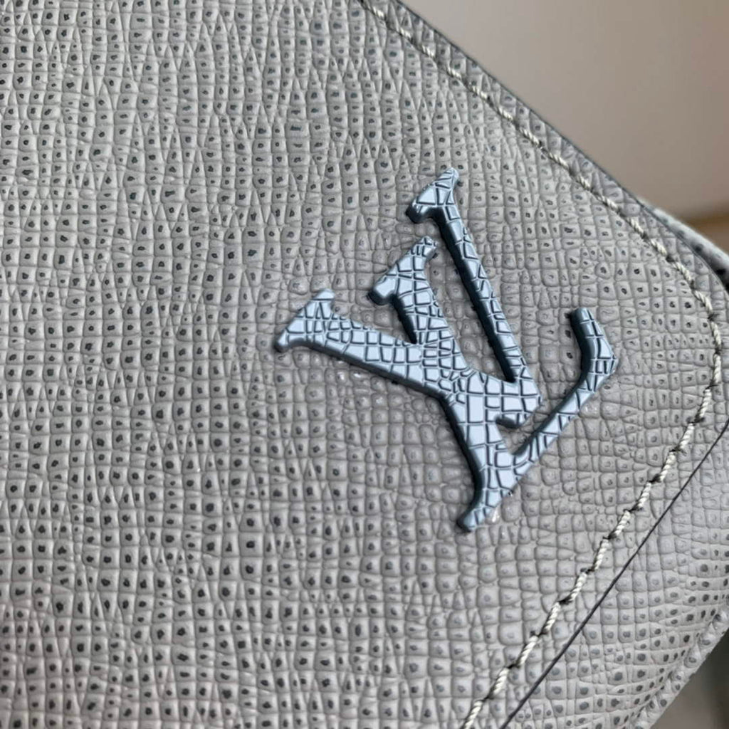 Louis Vuitton M30851 District PM Taiga Leather Bag Gray