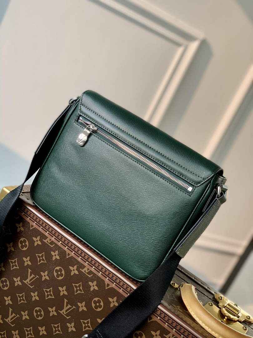 Louis Vuitton M30861 District PM Taiga Leather Bag Green