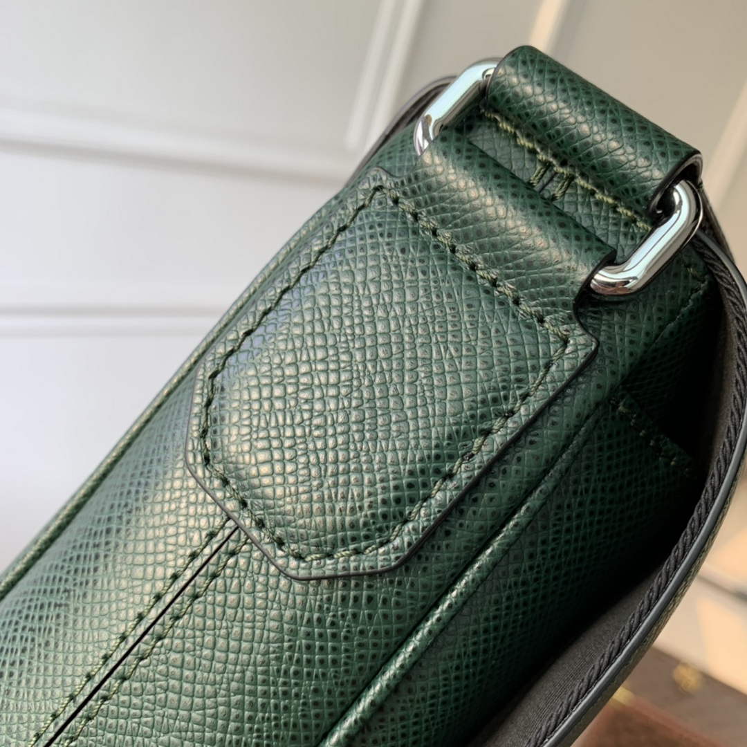 Louis Vuitton M30861 District PM Taiga Leather Bag Green