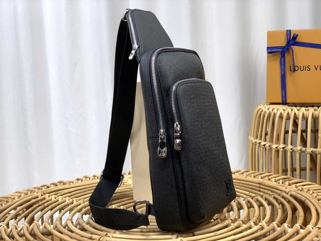 Louis Vuitton M30863 Avenue Slingbag Bag Black Taiga cowhide leather