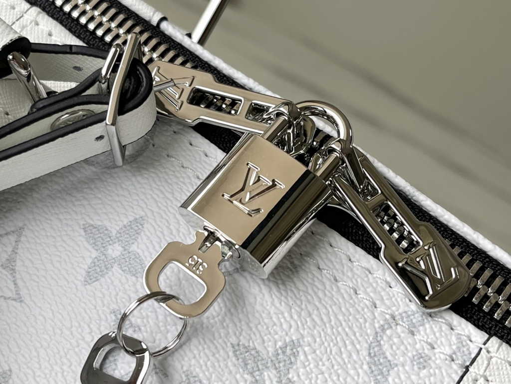 Louis Vuitton M30885 Keepall 50 Bandoulière Taigarama Travel bag