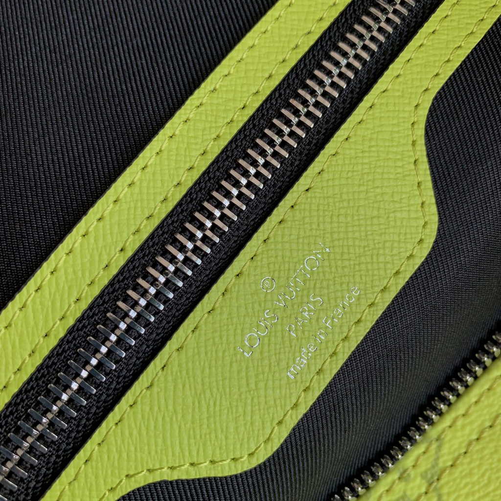 Louis Vuitton M30941 Keepall 50 Bandoulière Taigarama Travel bag