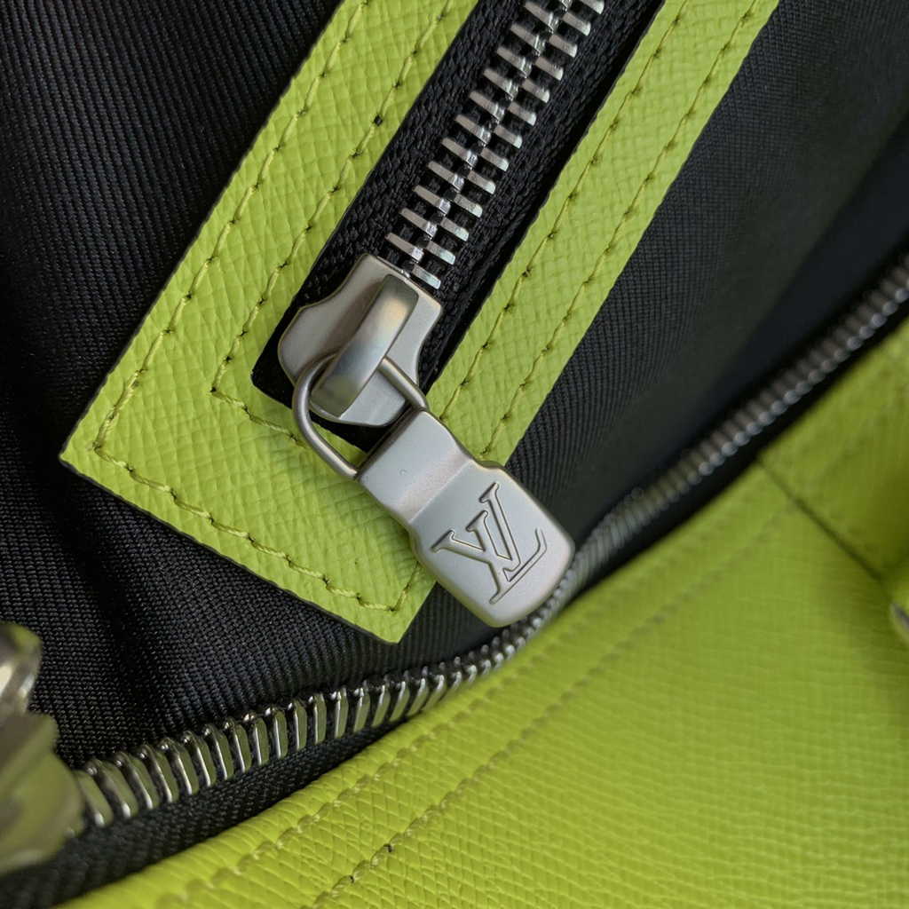 Louis Vuitton M30941 Keepall 50 Bandoulière Taigarama Travel bag