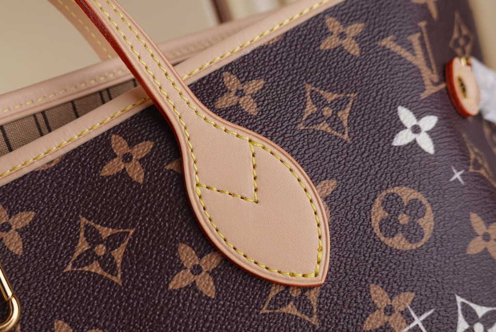 Louis Vuitton M40699 Neverfull MM Monogram Leather Cat