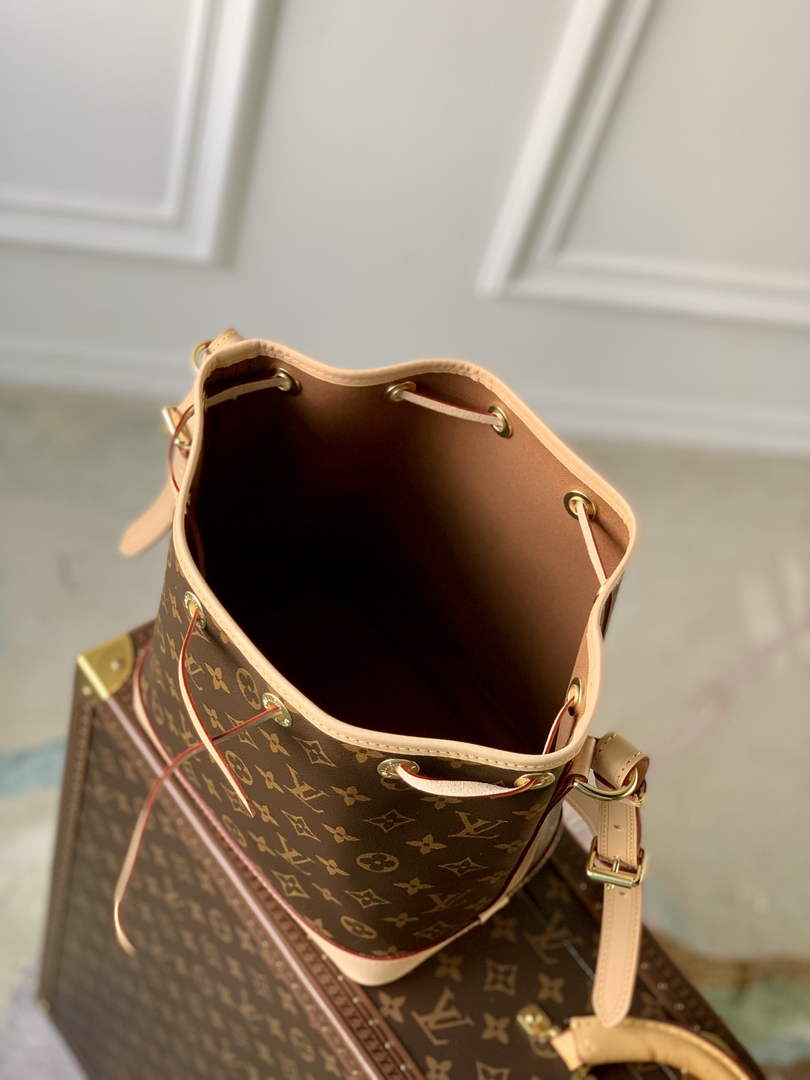 Louis Vuitton M40817 Noé BB Monogram Canvas - 22 x 24 x 15 cm / Monogram Canvas - View 9