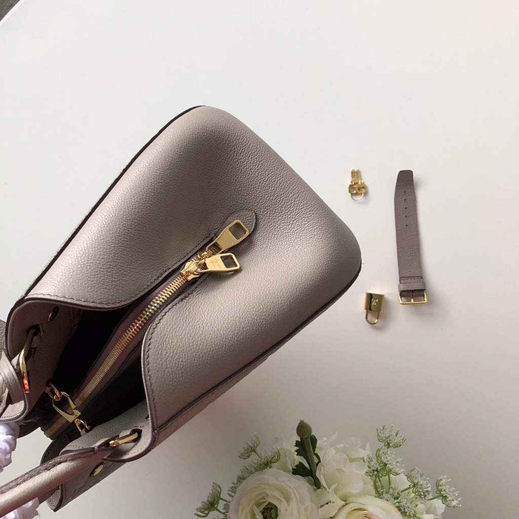 Louis Vuitton M41048 Montaigne MM Monogram Empreinte Leather khaki