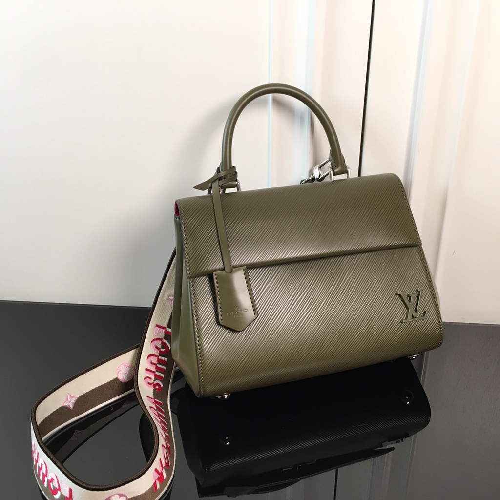 Louis Vuitton M41312 Cluny BB Bag Epi Leather Green