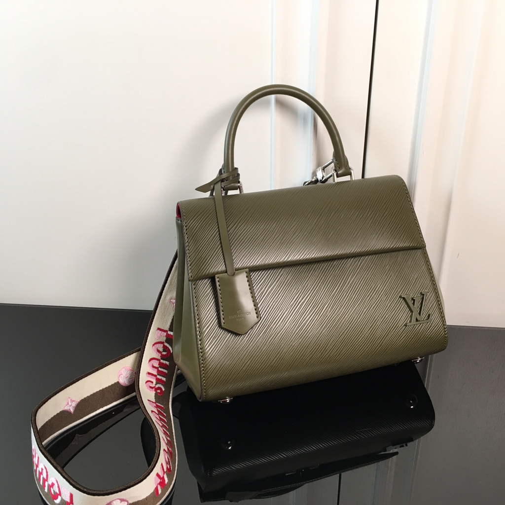 Louis Vuitton M41312 Cluny BB Bag Epi Leather Green - Default Title - View 1
