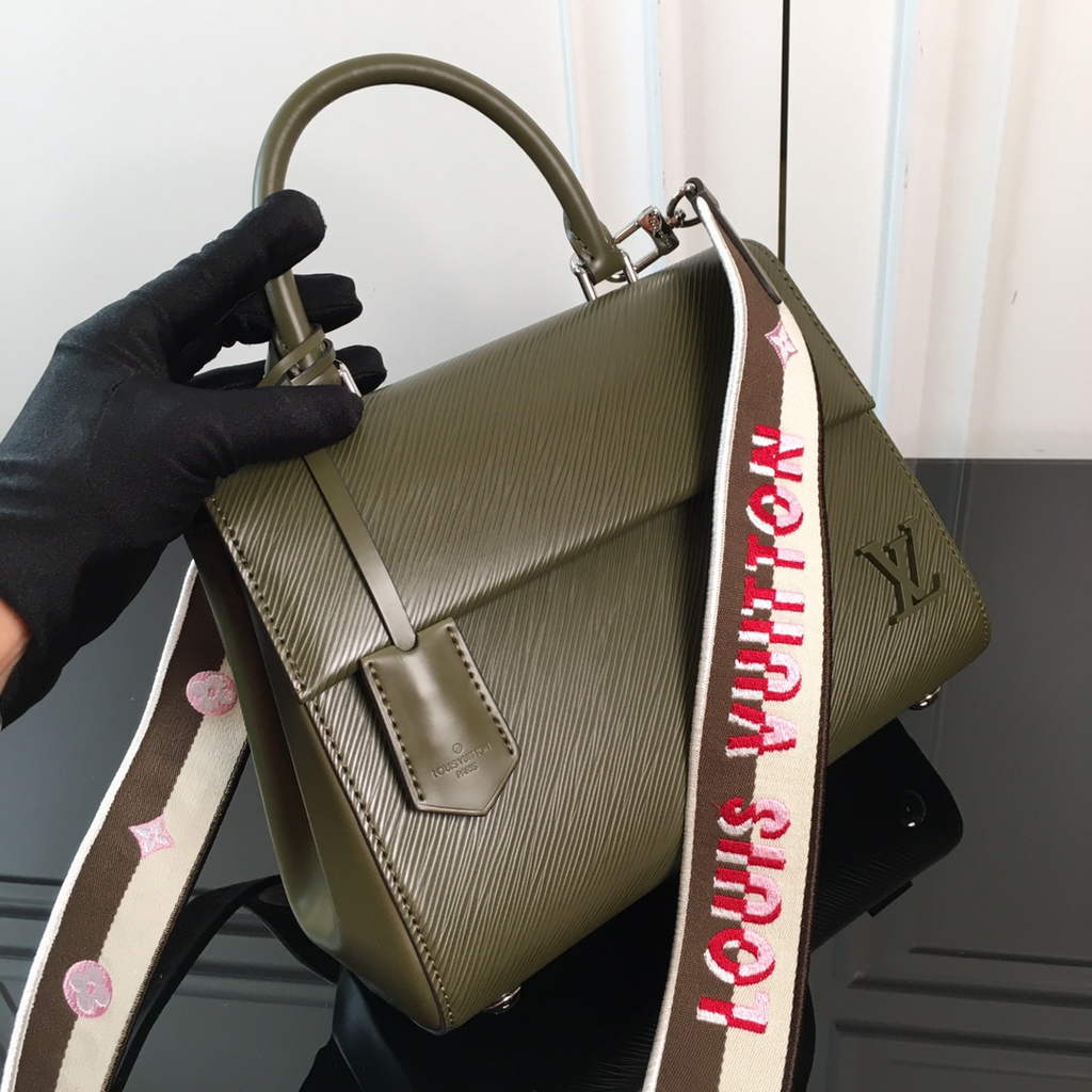 Louis Vuitton M41312 Cluny BB Bag Epi Leather Green - Default Title - View 2
