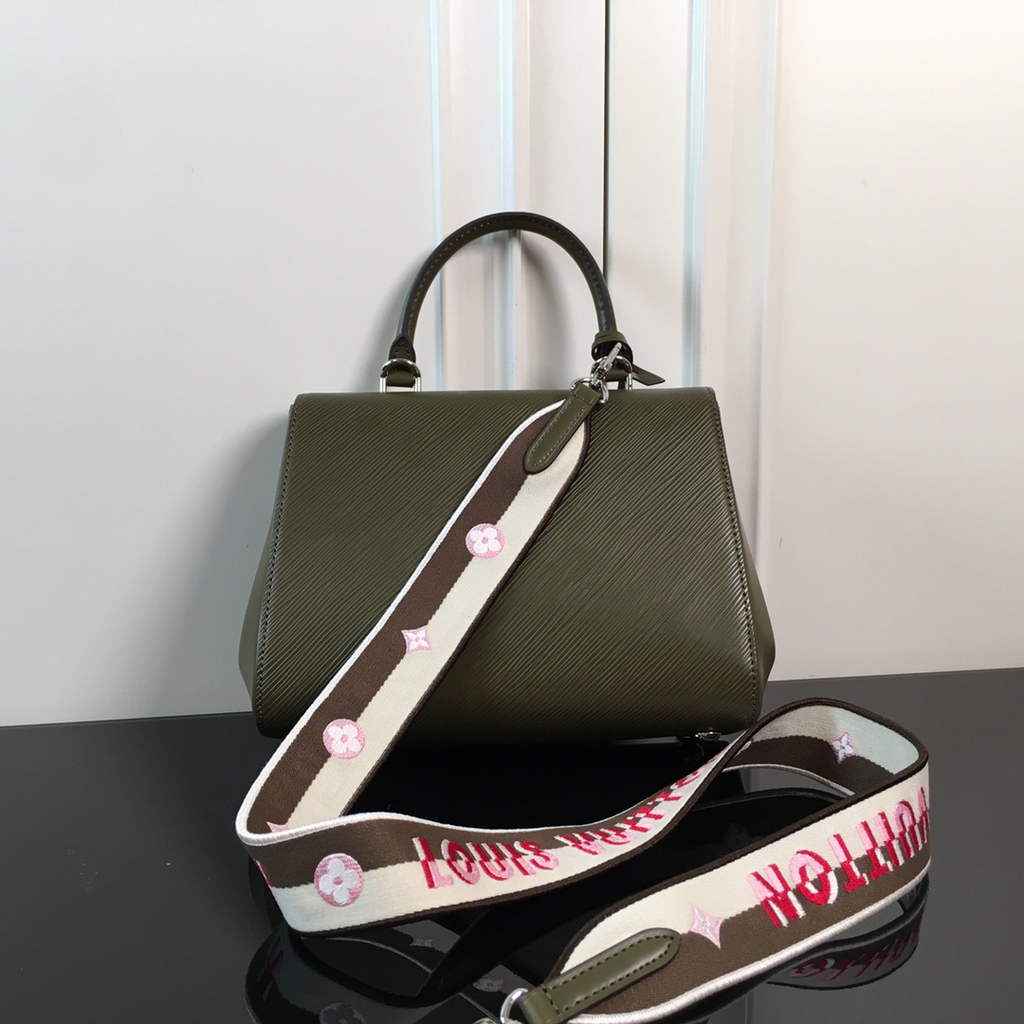 Louis Vuitton M41312 Cluny BB Bag Epi Leather Green