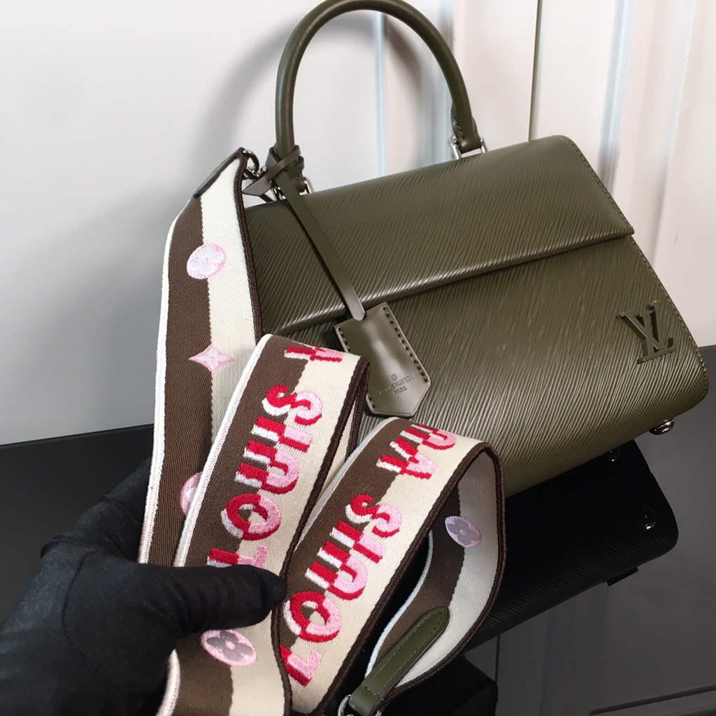 Louis Vuitton M41312 Cluny BB Bag Epi Leather Green - Default Title - View 6