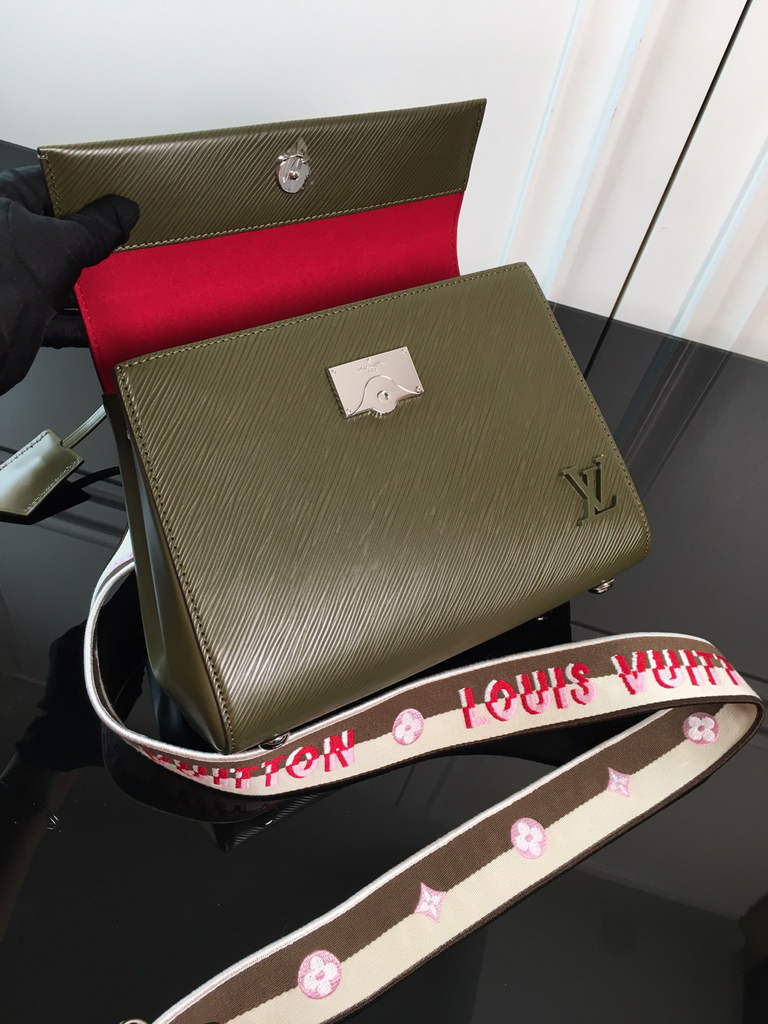 Louis Vuitton M41312 Cluny BB Bag Epi Leather Green - Default Title - View 7