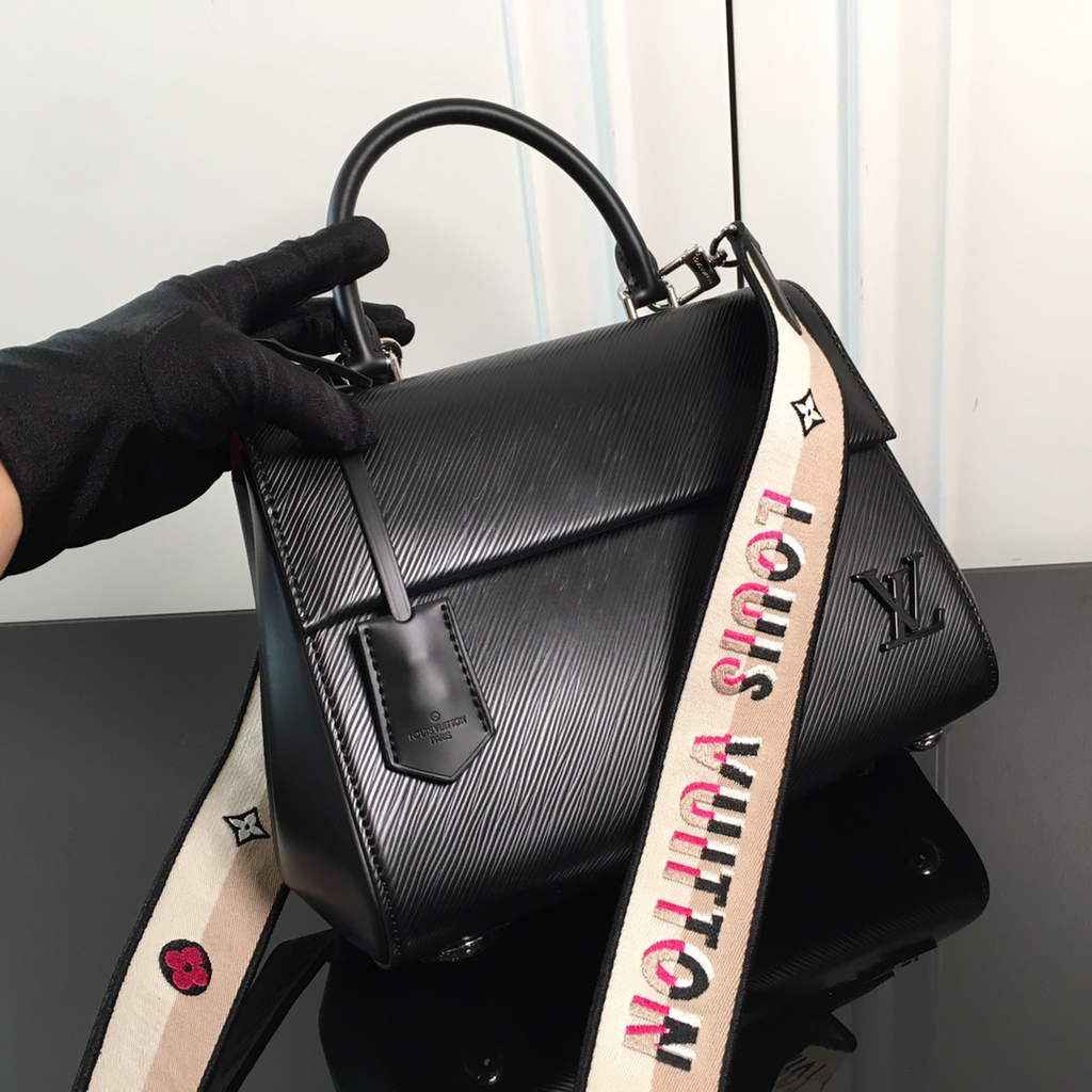 Louis Vuitton M41312 Cluny BB Bag Epi Leather Black