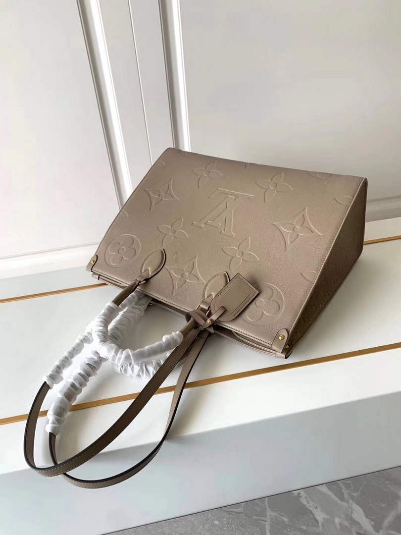 Louis Vuitton M44925 OnTheGo GM Tote Bag Leather Gray - Default Title - View 6