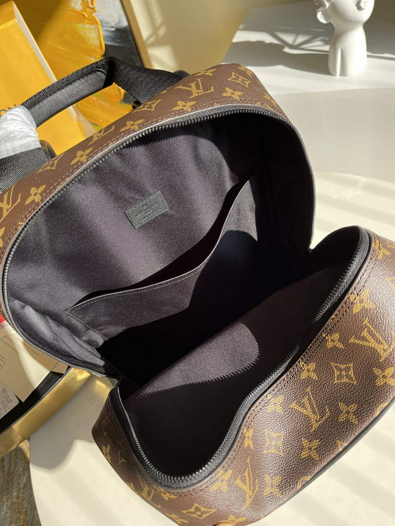 Louis Vuitton M45335 Dean backpack Monogram Black