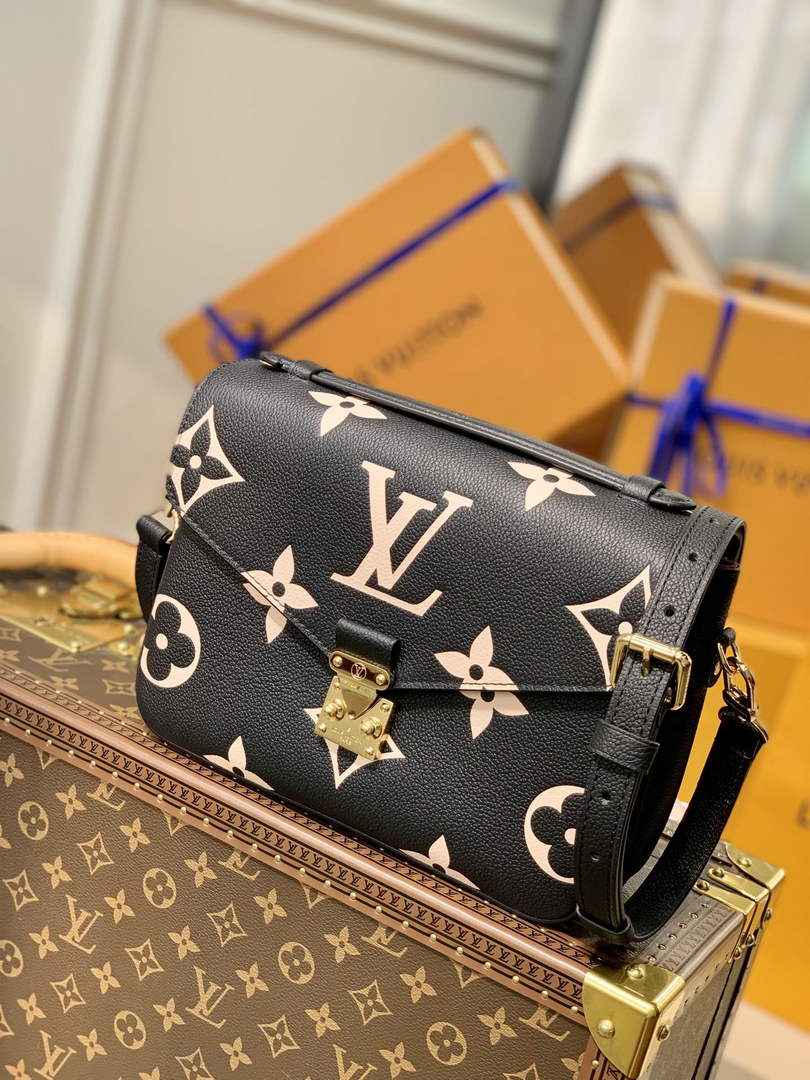 Louis Vuitton M45773 Pochette Métis Bicolor Monogram Leather