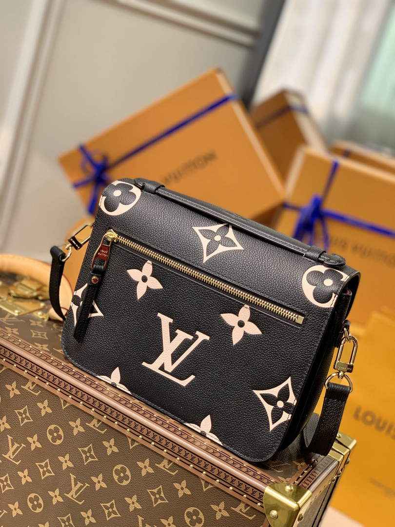 Louis Vuitton M45773 Pochette Métis Bicolor Monogram Leather