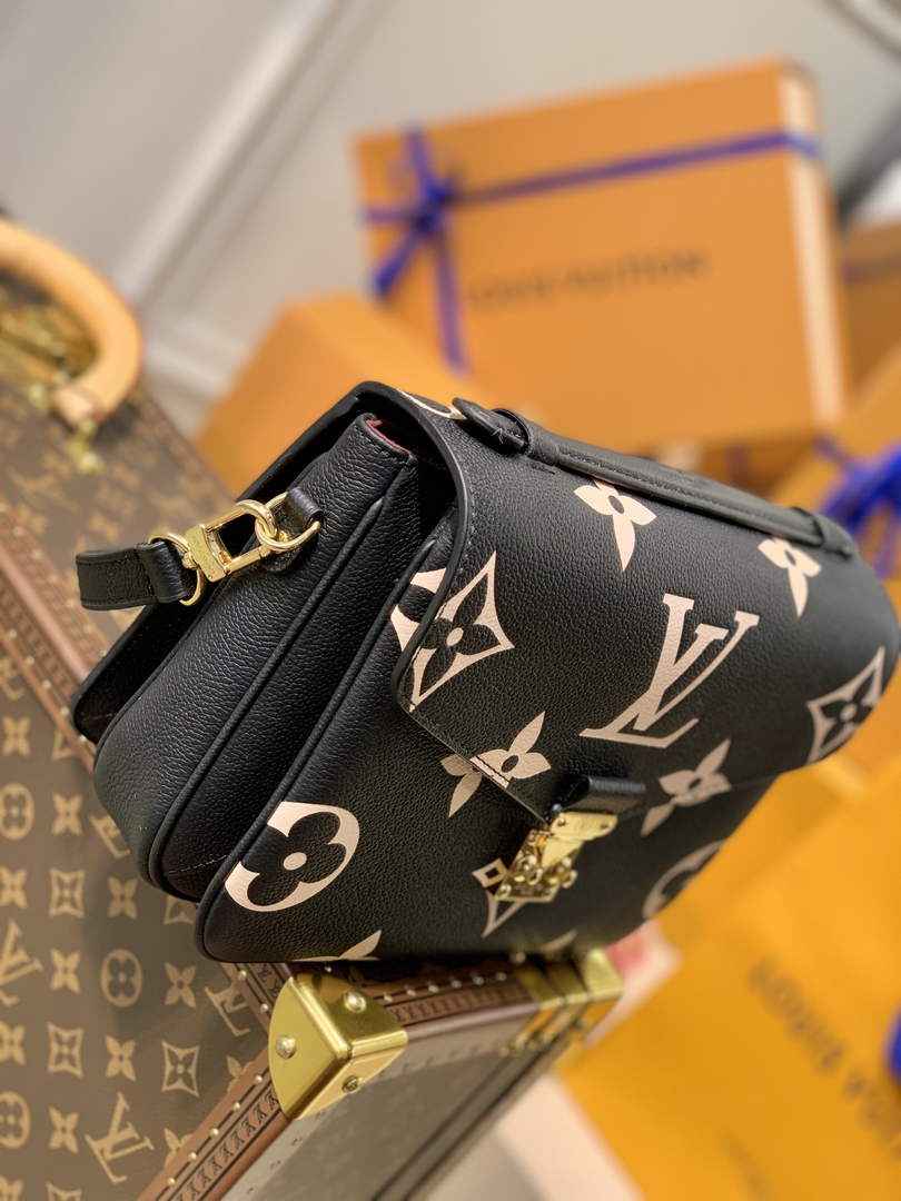 Louis Vuitton M45773 Pochette Métis Bicolor Monogram Leather