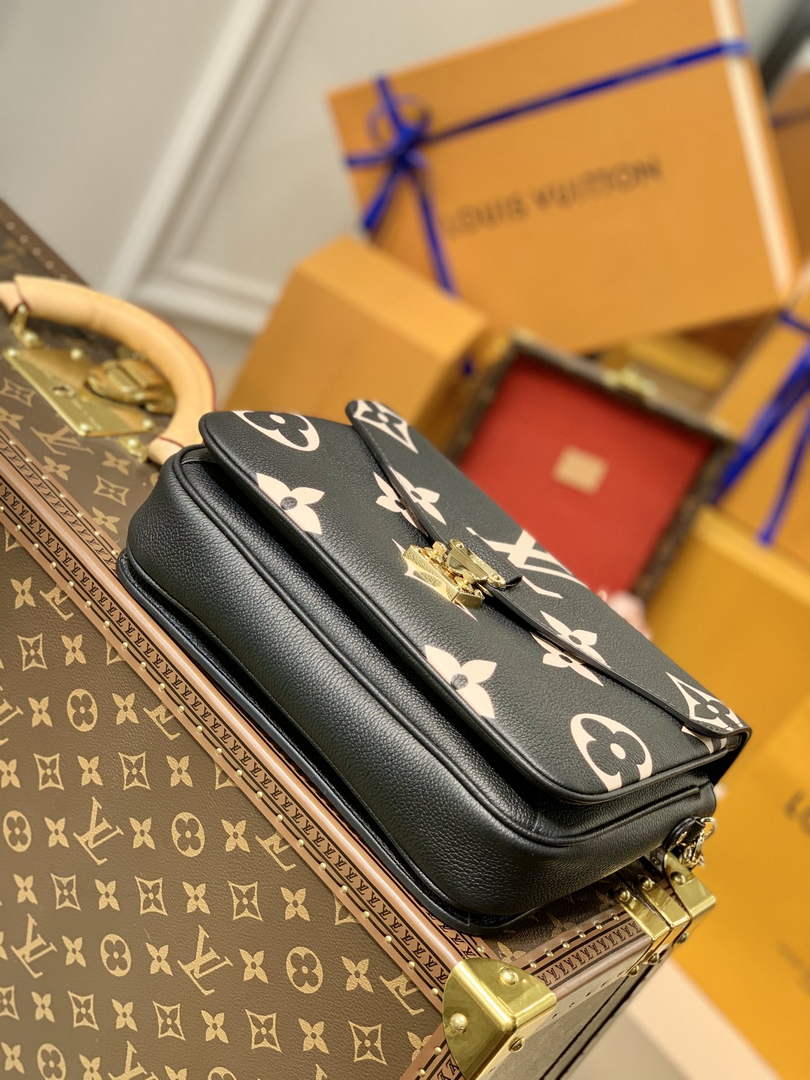 Louis Vuitton M45773 Pochette Métis Bicolor Monogram Leather - Default Title - View 4