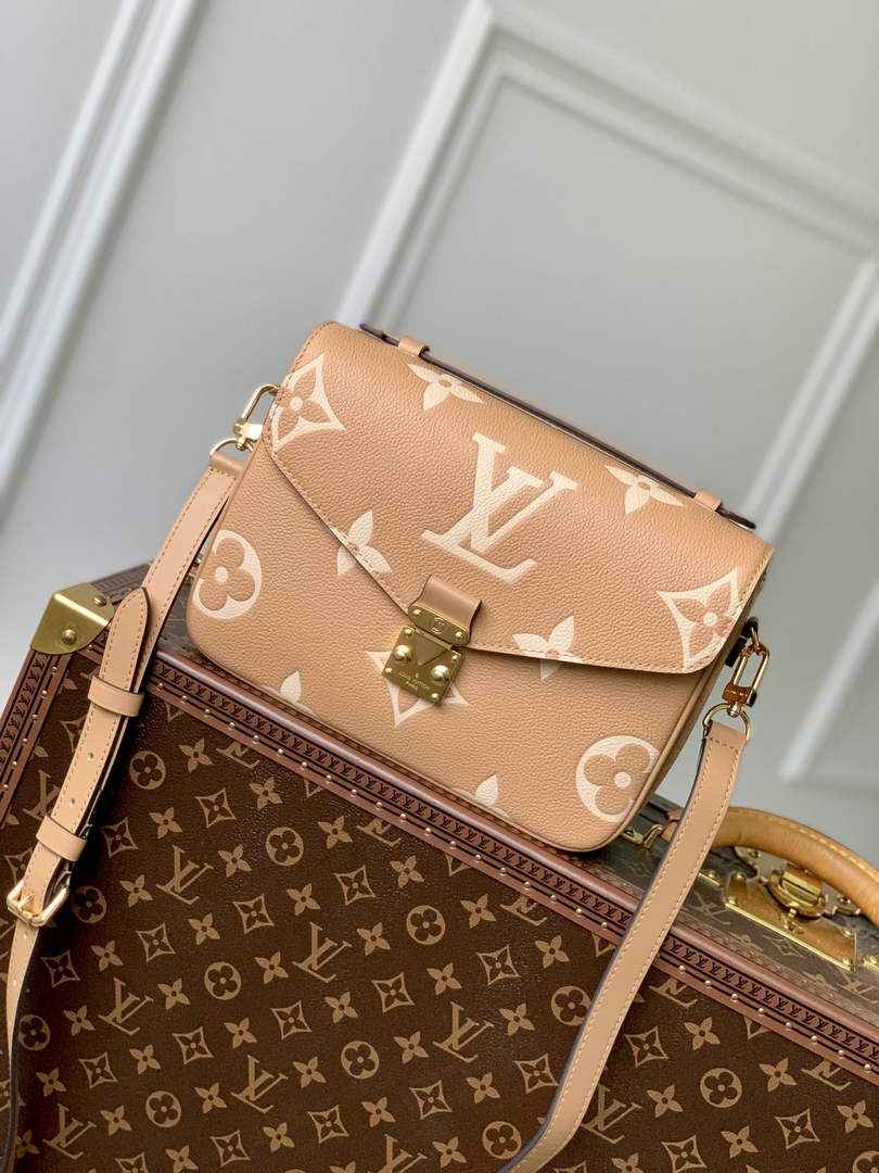 Louis Vuitton M45809 Pochette Métis Bicolor Monogram Leather