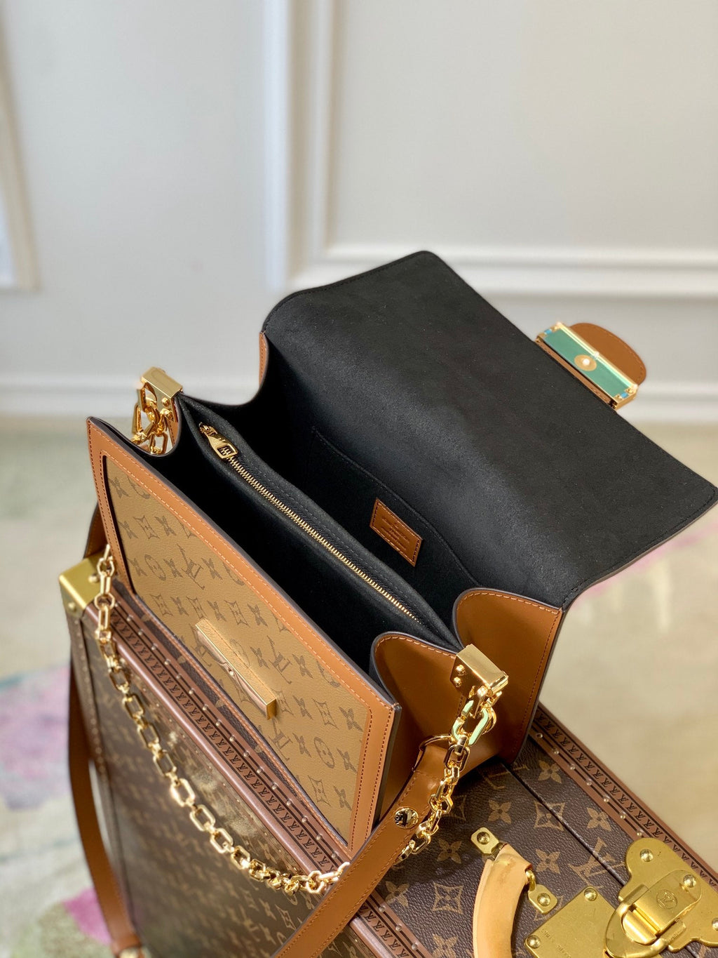 Louis Vuitton M45958 Dauphine MM Shoulder bag monogram - 25 x 17 x 10.5 cm / monogram / Cowhide-leather trim - View 5