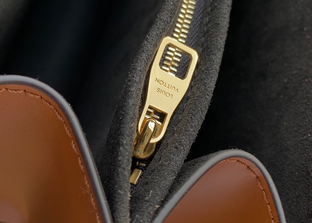 Louis Vuitton M45958 Dauphine MM Shoulder bag monogram - 25 x 17 x 10.5 cm / monogram / Cowhide-leather trim - View 9