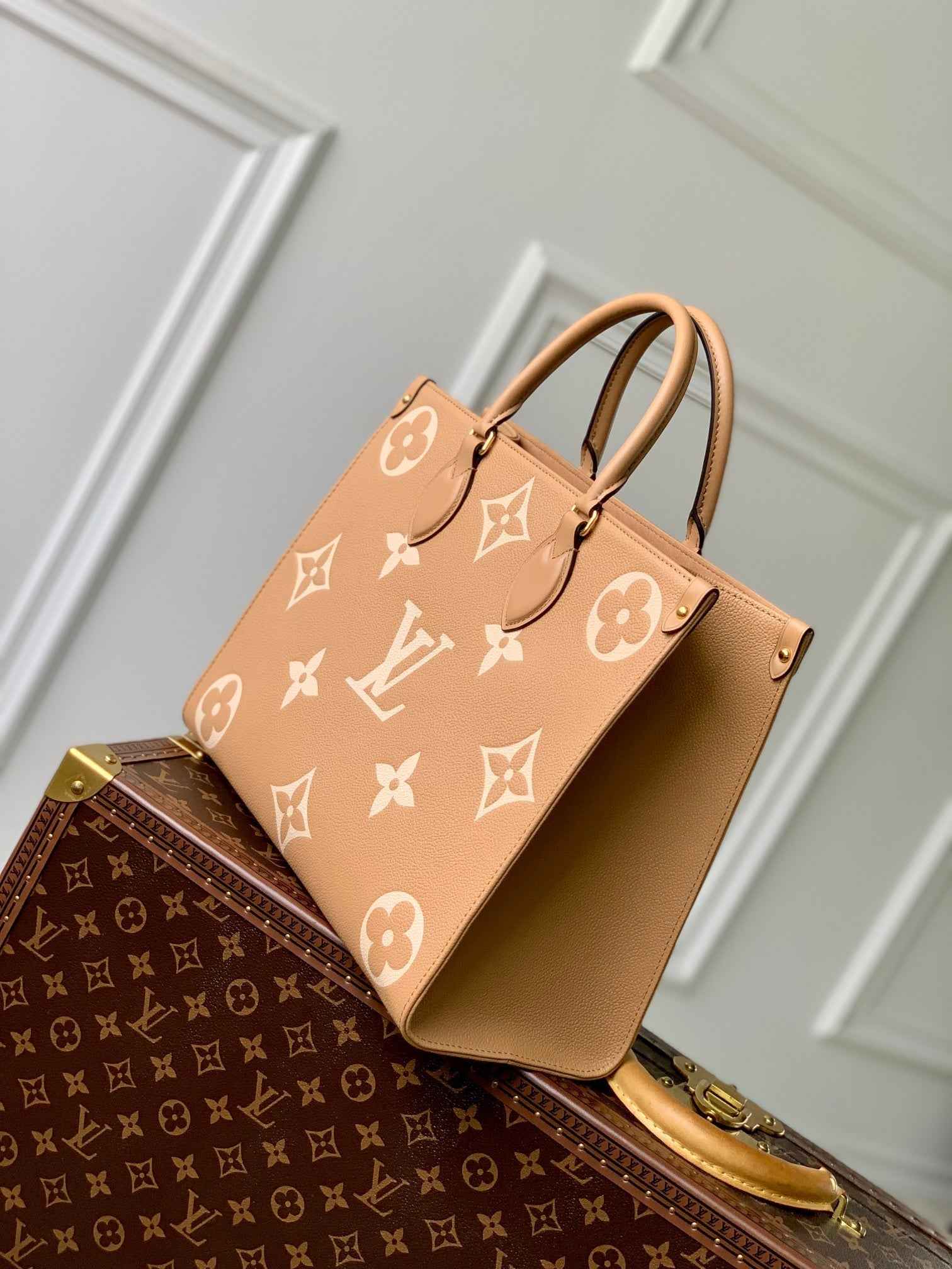 Louis Vuitton M45982 OnTheGo MM Tote Bag Beige - Default Title - View 2