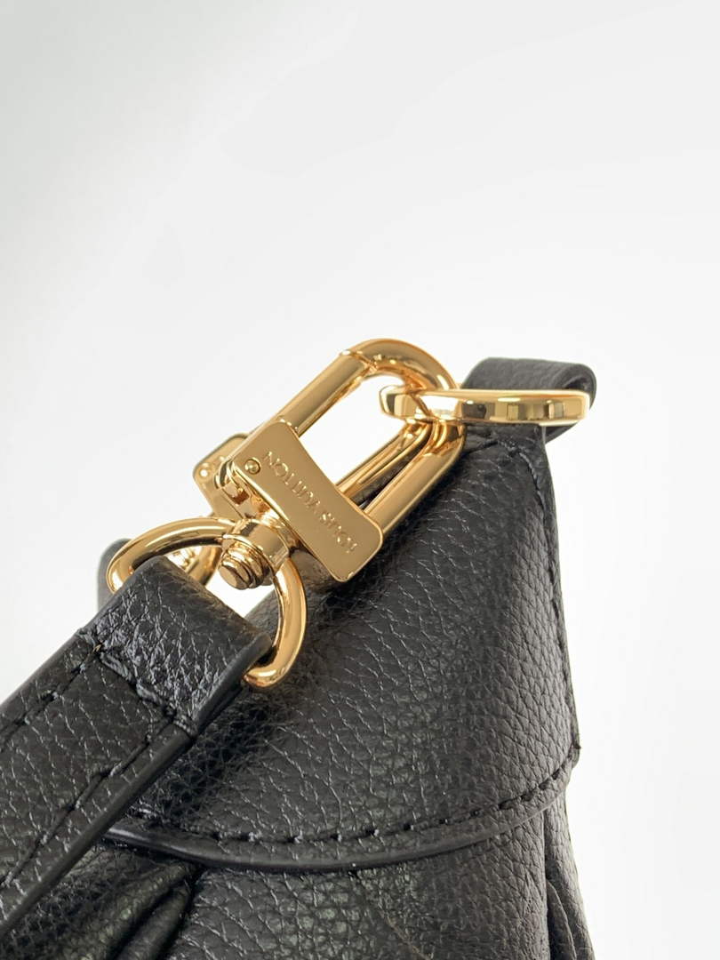 Louis Vuitton M46002 Bagatelle BB Shoulder Bag Leather Black - 24 x 18 x 7 cm / Black - View 6