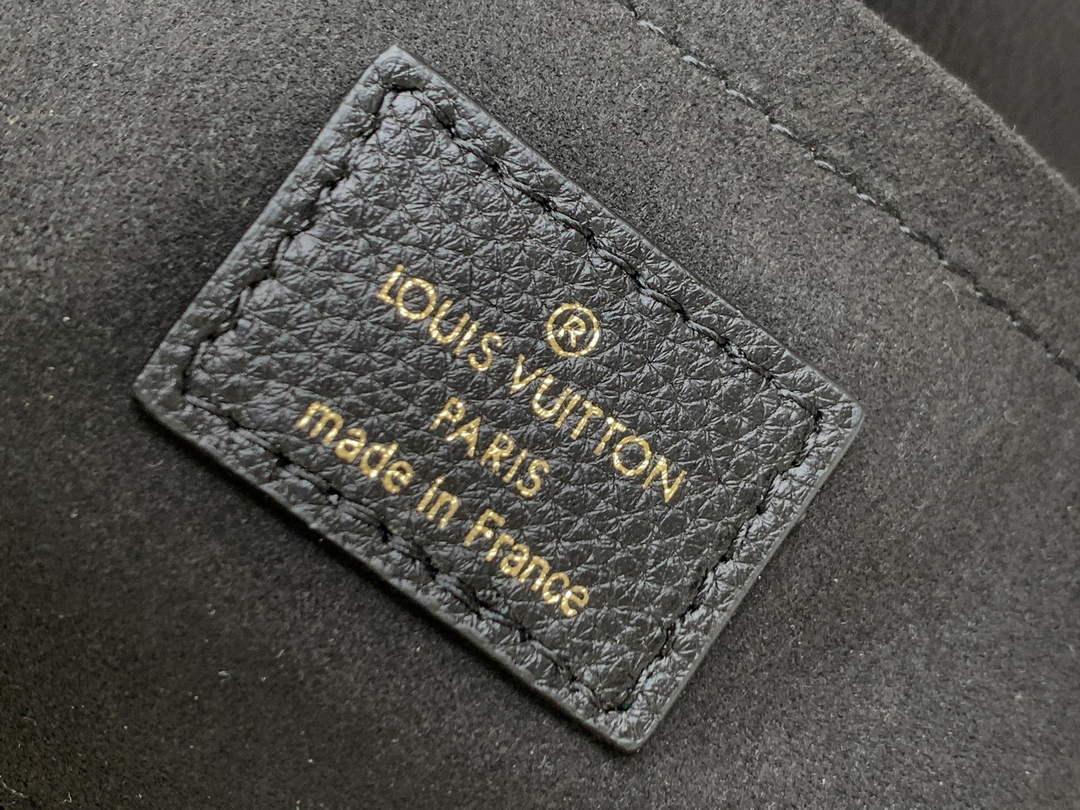 Louis Vuitton M46002 Bagatelle BB Shoulder Bag Leather Black - 24 x 18 x 7 cm / Black - View 9