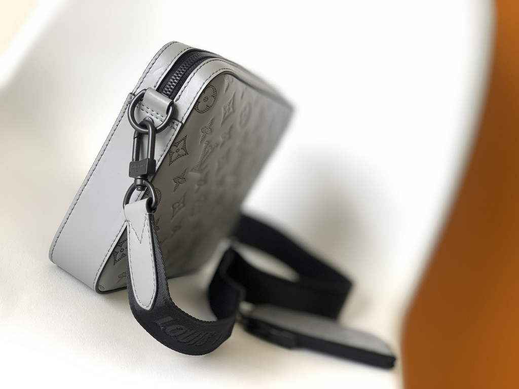 Louis Vuitton M46104 Duo Messenger Monogram Shadow Leather gray