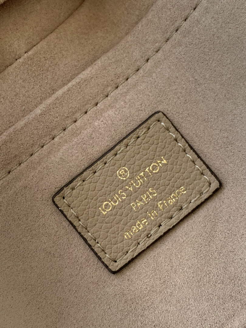 Louis Vuitton M46112 Bagatelle BB Shoulder Bag Leather Gray - 24 x 18 x 7 cm / Gray - View 9