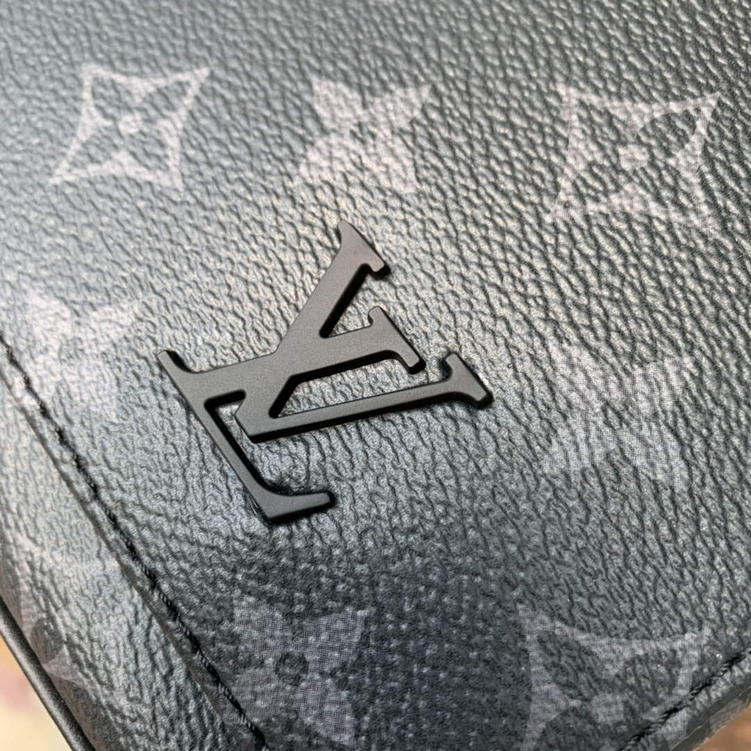 Louis Vuitton M46255 District PM Bag Monogram Eclipse Canvas