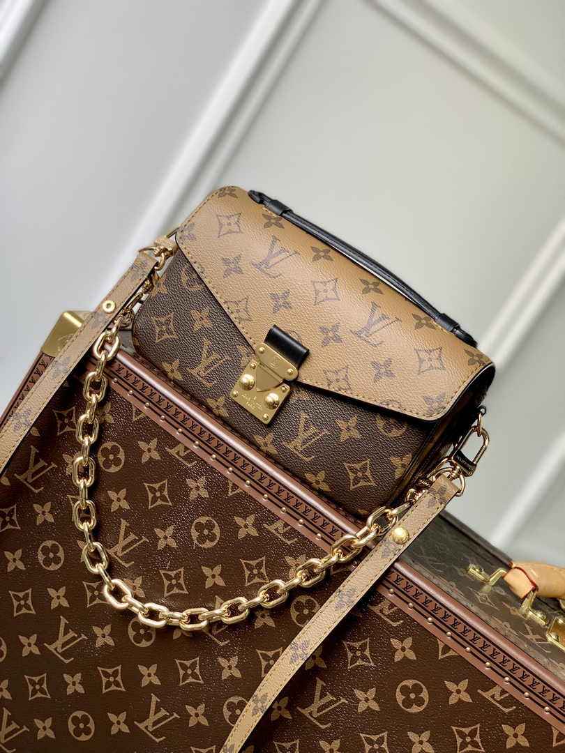 Louis Vuitton Pochette Métis East West M46279 Monogram Canvas - Default Title - View 1