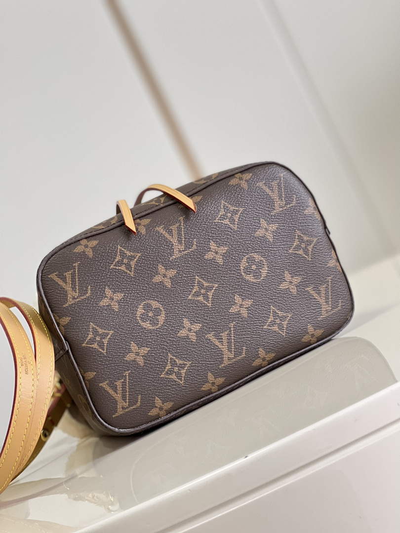 Louis Vuitton M46319 Néonoé BB Monogram Canvas - 20 x 20 x 13 cm / Monogram Canvas - View 7