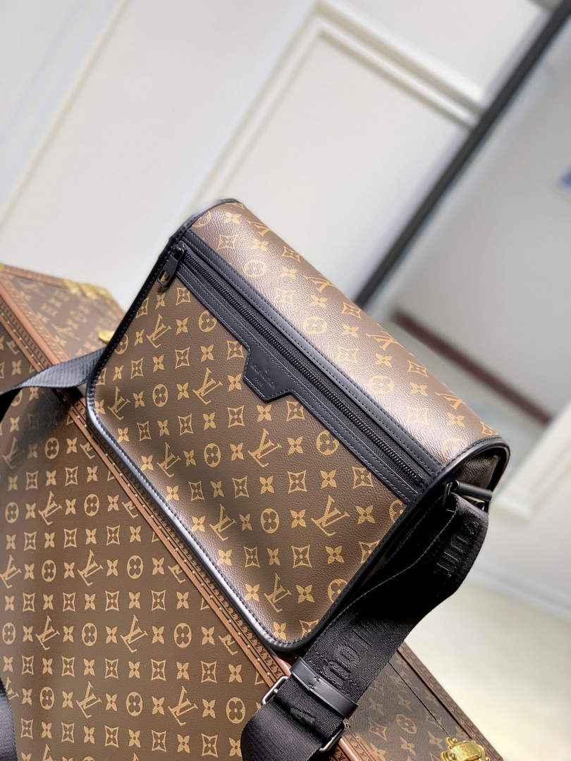 Louis Vuitton M46328 Archy Messenger MM Bag Monogram Canvas