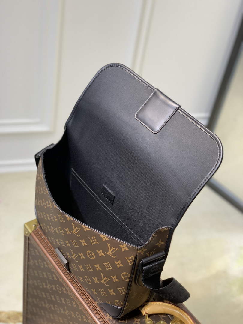 Louis Vuitton M46328 Archy Messenger MM Bag Monogram Canvas