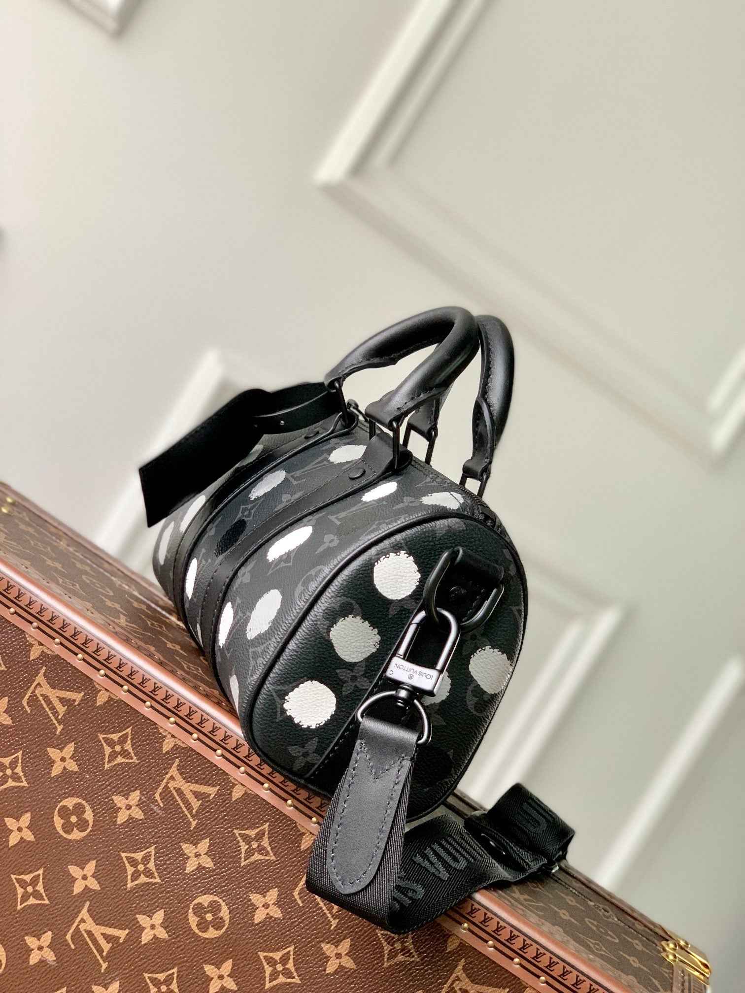 Louis Vuitton M46406 LV x YK Bandoulière Keepall 25 Monogram Eclipse Canvas