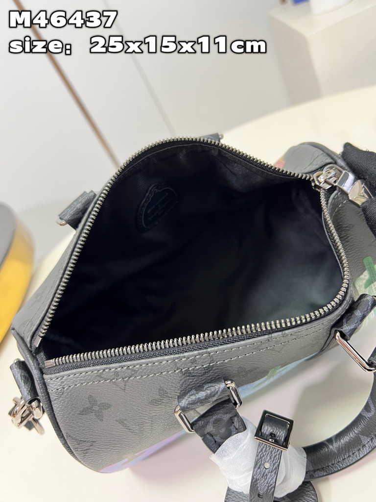 Louis Vuitton M46437 LV x YK Keepall 25 Monogram Eclipse Canvas Travel bag